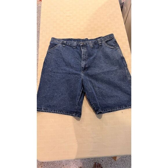 Wrangler Men's Classic Fit  Carpenter Jean Shorts Blue Denim Medium Wash Size 44 - Picture 2 of 9